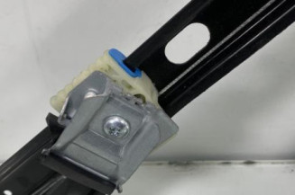 Leve vitre electrique avant gauche VOLKSWAGEN GOLF 5