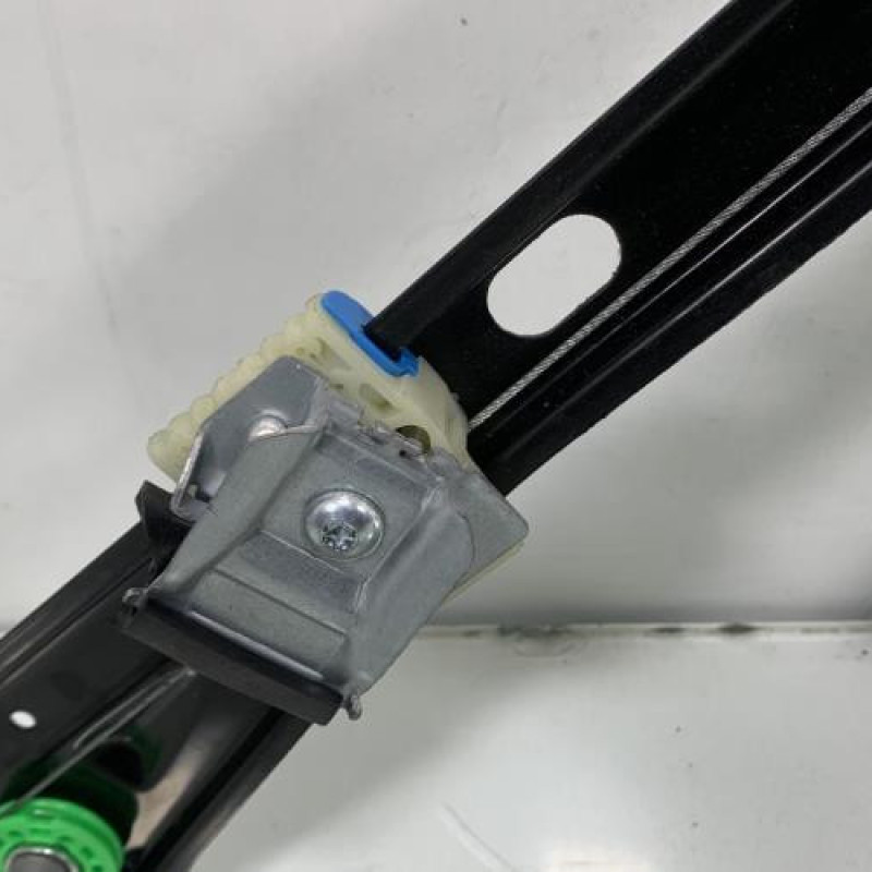 Leve vitre electrique avant gauche VOLKSWAGEN GOLF 5 Photo n°3