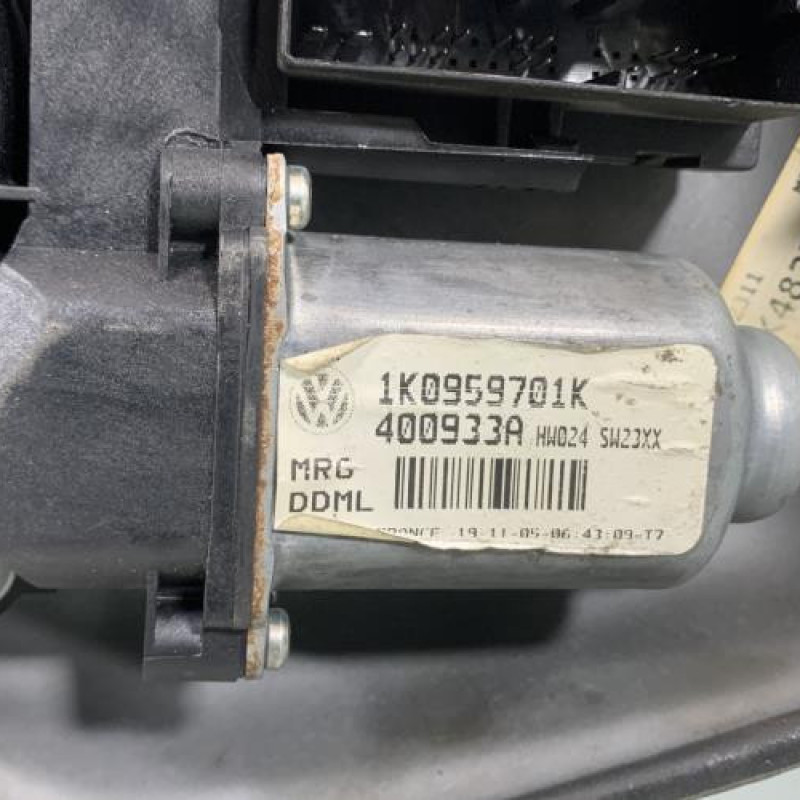 Leve vitre electrique avant gauche VOLKSWAGEN GOLF 5 Photo n°11