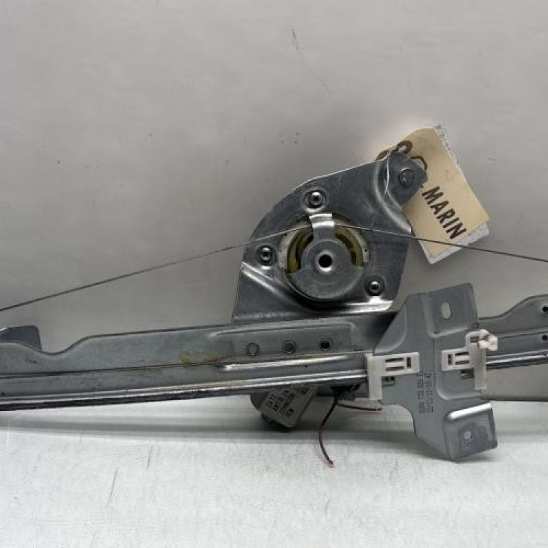 Leve vitre electrique avant droit DACIA DUSTER 1 Photo n°1