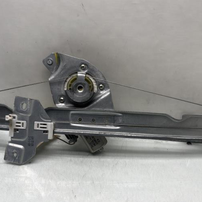 Leve vitre electrique avant gauche DACIA DUSTER 1 Photo n°1