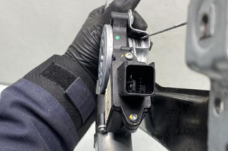 Leve vitre electrique avant gauche OPEL MOKKA 1