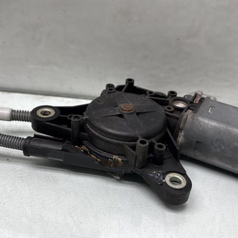 Leve vitre electrique avant droit PEUGEOT 106 Photo n°3