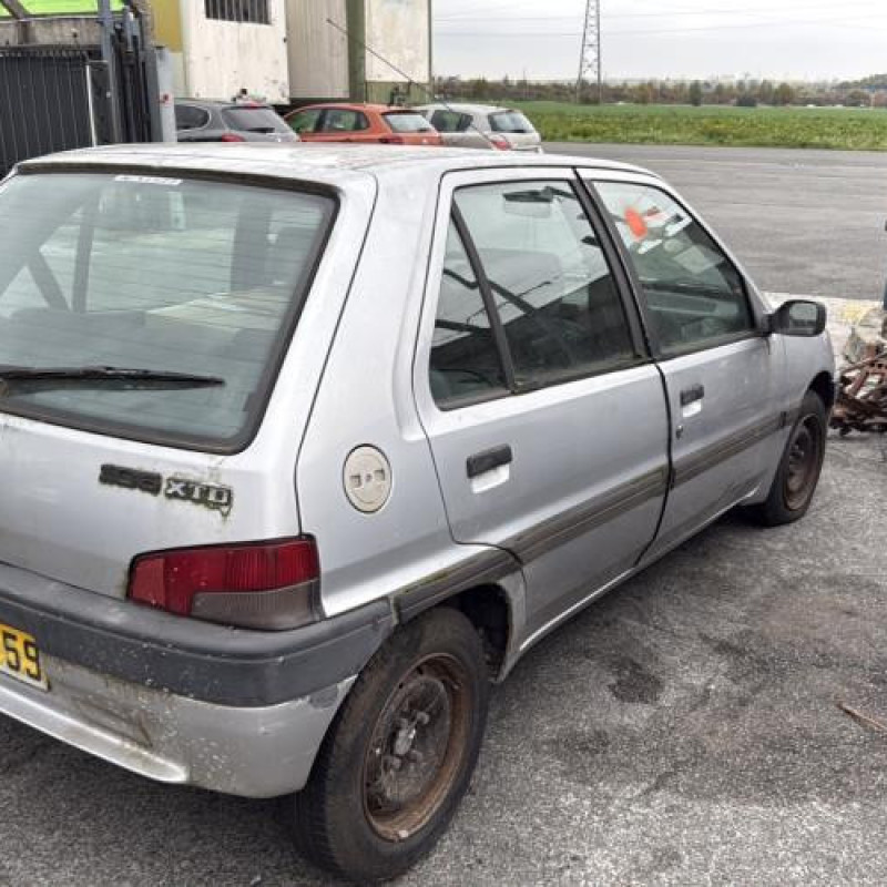Leve vitre electrique avant droit PEUGEOT 106 Photo n°9