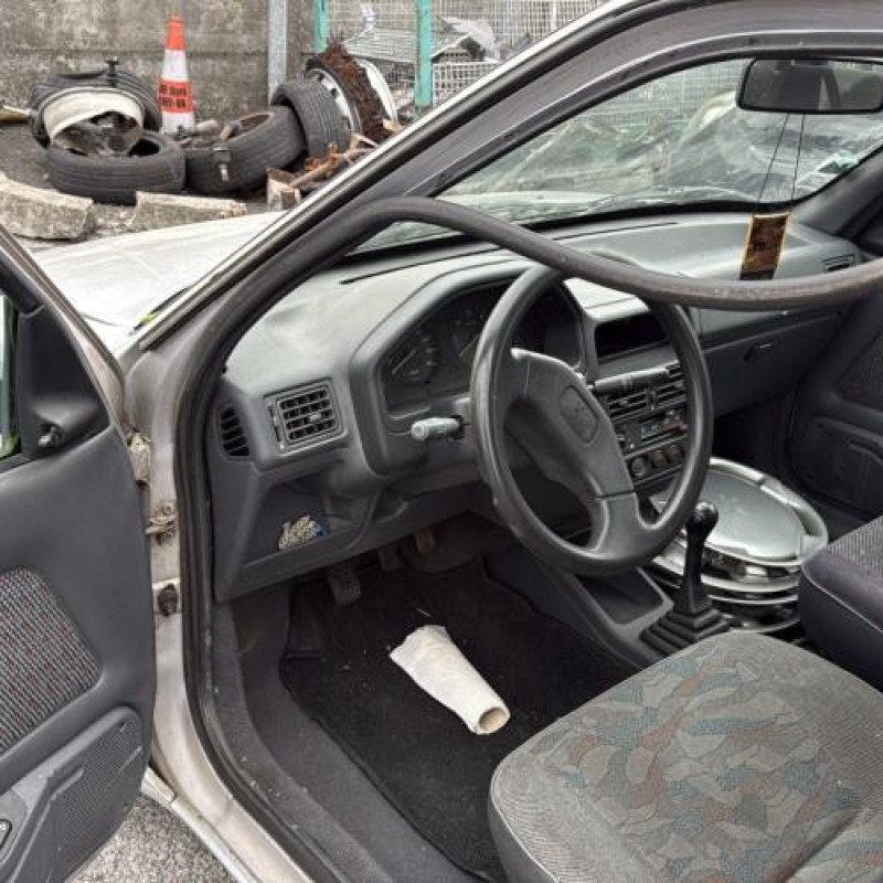 Leve vitre electrique avant droit PEUGEOT 106 Photo n°13