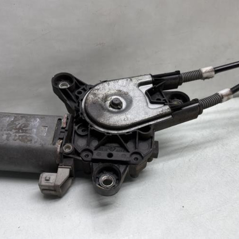 Leve vitre electrique avant gauche PEUGEOT 106 Photo n°2