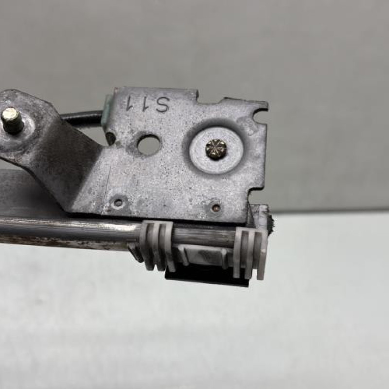 Leve vitre electrique avant gauche PEUGEOT 106 Photo n°5