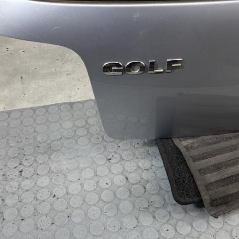 Malle/Hayon arriere VOLKSWAGEN GOLF 4 Photo n°7