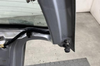 Malle/Hayon arriere VOLKSWAGEN GOLF 4