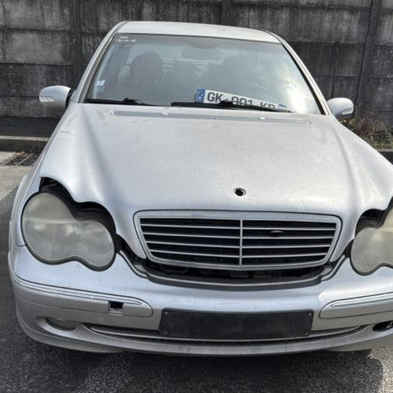 Pare choc arriere MERCEDES CLASSE C 203 Photo n°14