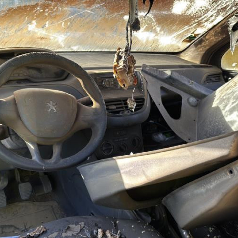 Pare choc arriere PEUGEOT 208 1 Photo n°18