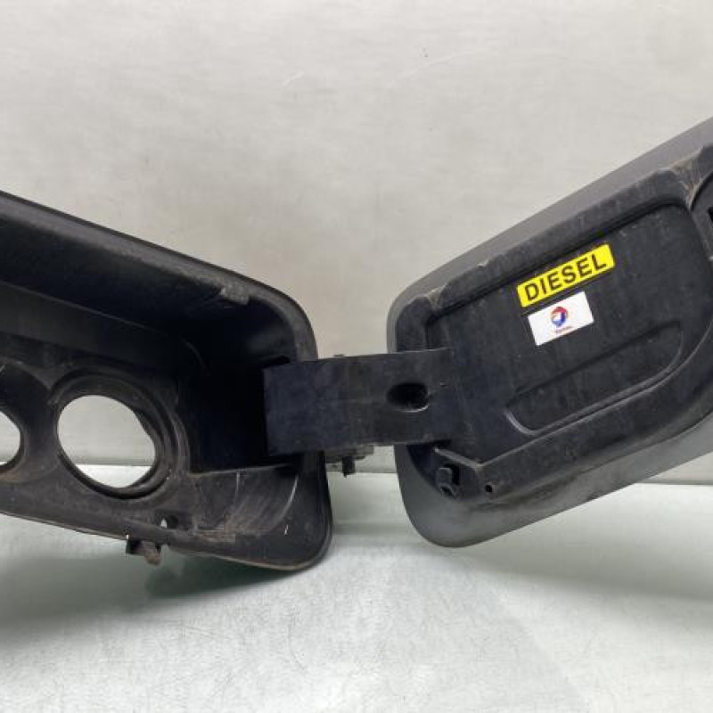 Trappe d'essence PEUGEOT 5008 2 Photo n°3