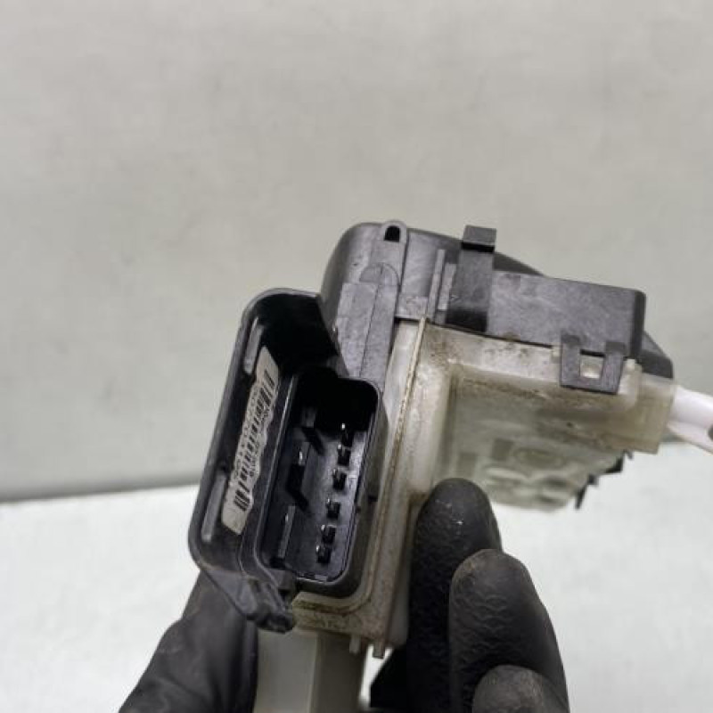 Serrure arriere droit PEUGEOT 5008 2 Photo n°4