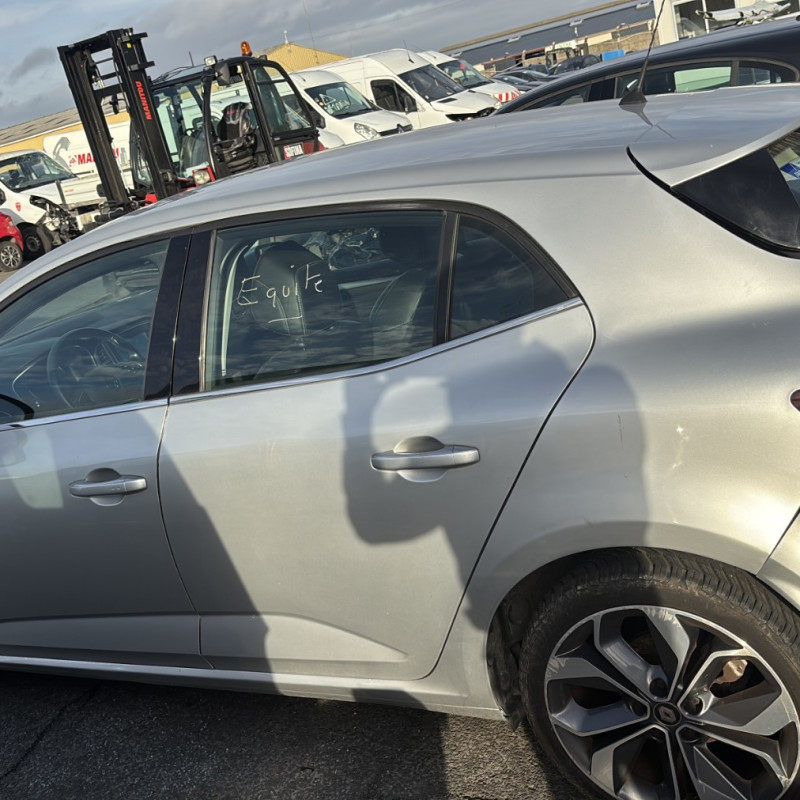 RENAULT MEGANE 4 PHASE 1 1.5 BLUE DCI - 8V TURBO Photo n°18