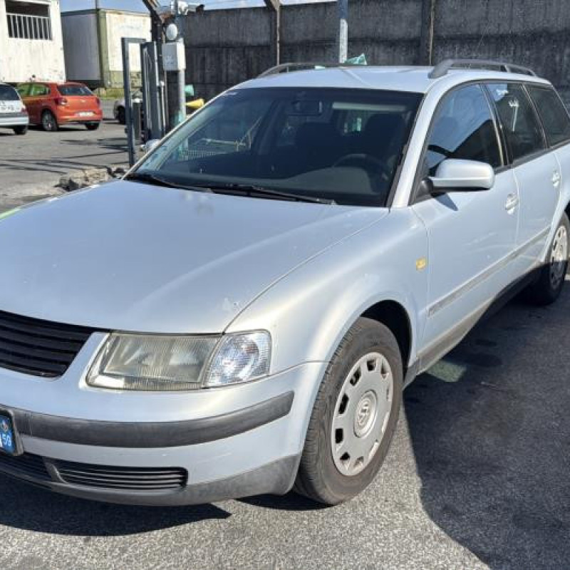Porte arriere droit VOLKSWAGEN PASSAT 4 Photo n°8