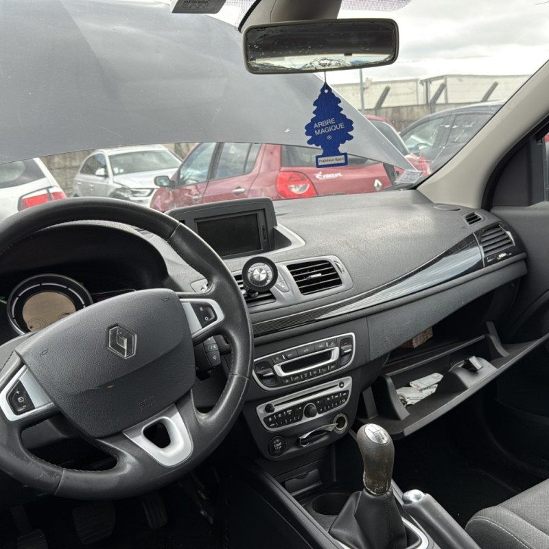 RENAULT MEGANE 3 PHASE 1 1.5 DCI - 8V TURBO Photo n°14