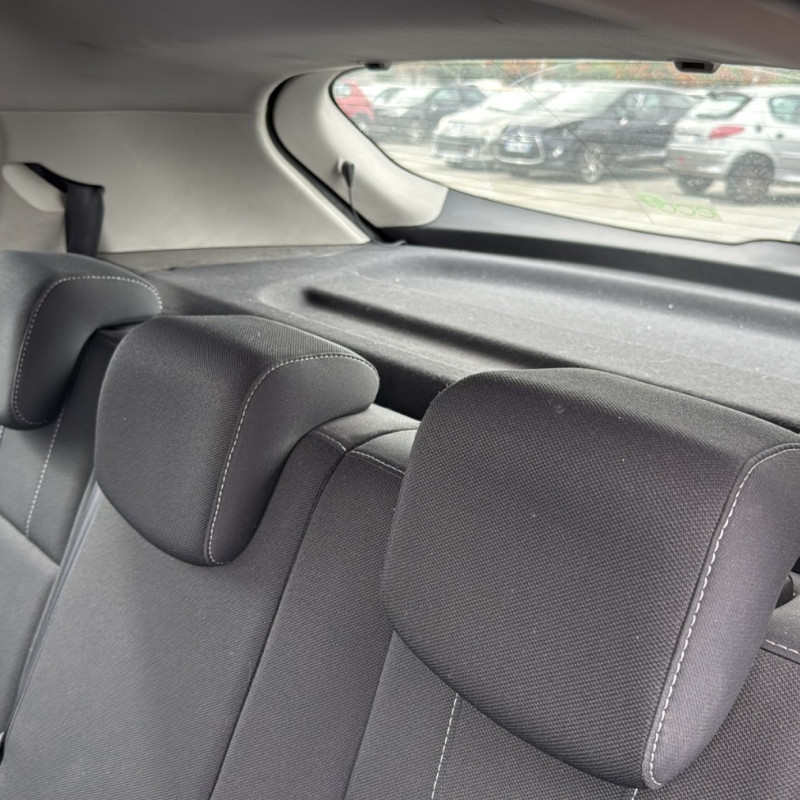 RENAULT MEGANE 3 PHASE 1 1.5 DCI - 8V TURBO Photo n°16