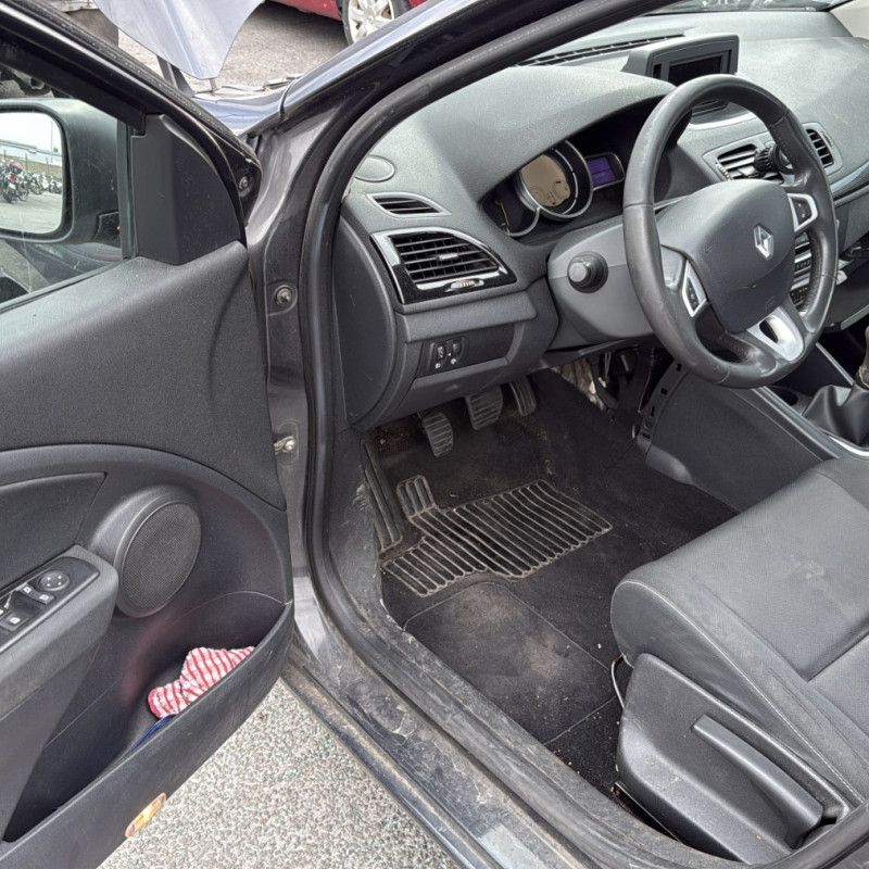 RENAULT MEGANE 3 PHASE 1 1.5 DCI - 8V TURBO Photo n°17