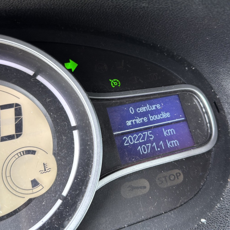 RENAULT MEGANE 3 PHASE 1 1.5 DCI - 8V TURBO Photo n°22