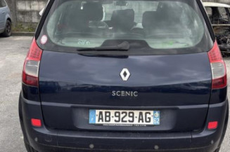 Attache ceinture arriere droit RENAULT SCENIC 2