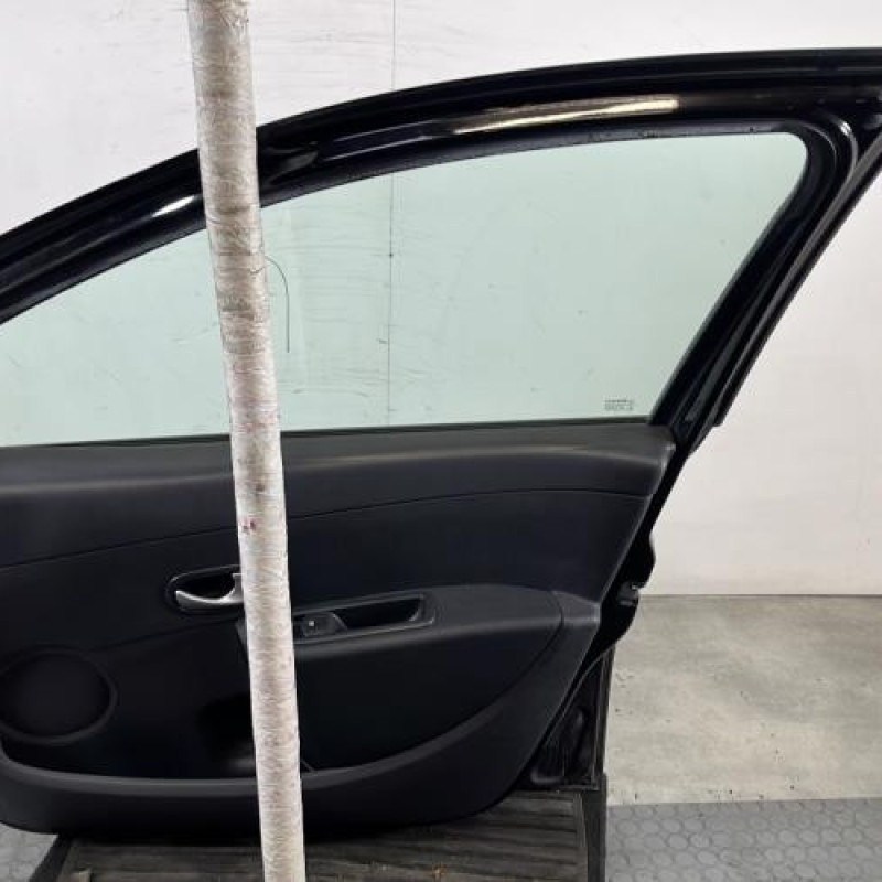 Porte avant droit RENAULT CLIO 3 Photo n°6