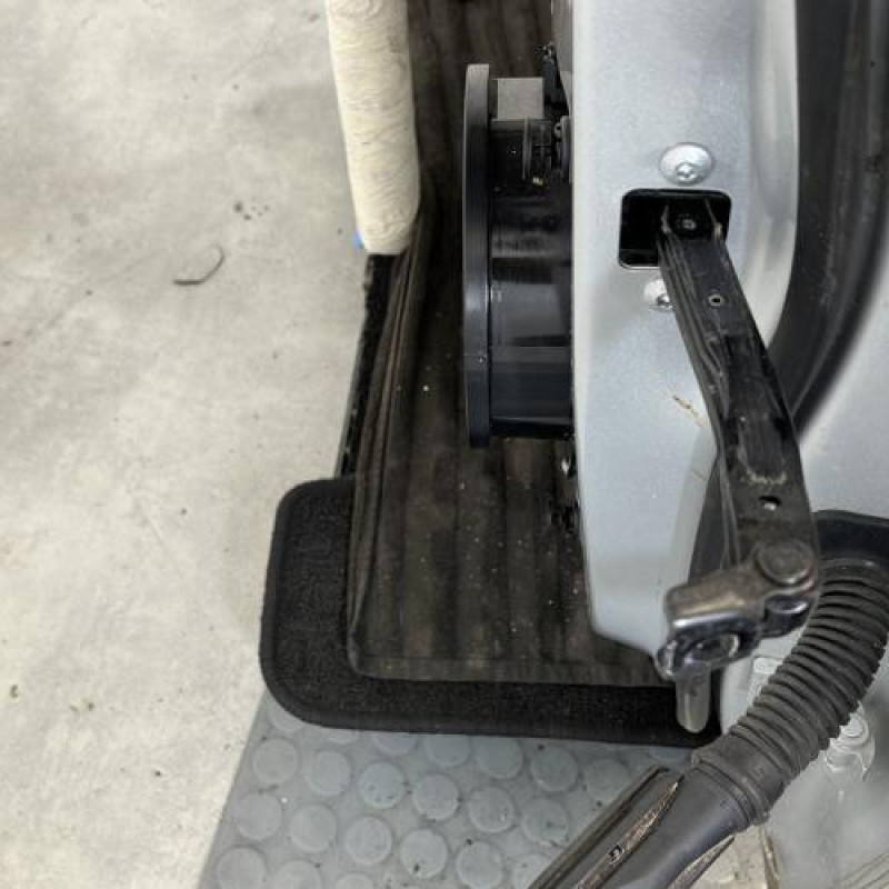 Porte avant gauche VOLKSWAGEN TOURAN 3 Photo n°5