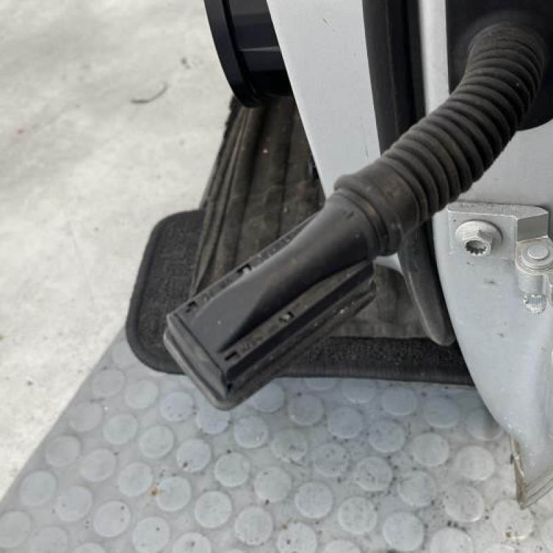 Porte avant gauche VOLKSWAGEN TOURAN 3 Photo n°6