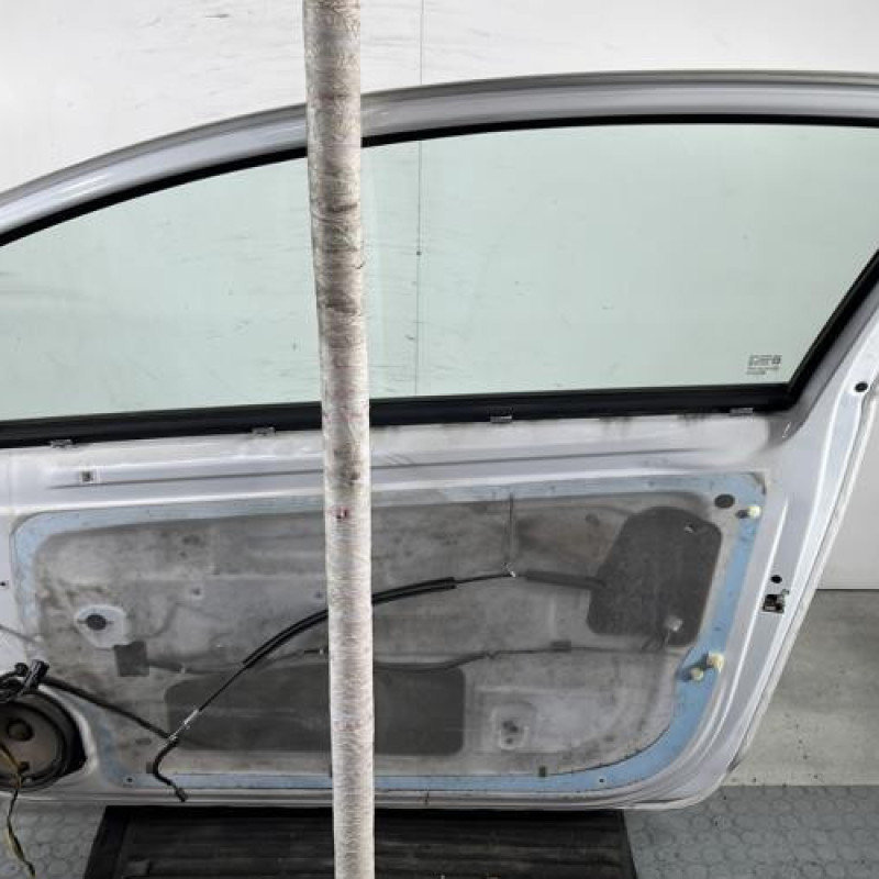 Porte avant droit OPEL CORSA D Photo n°8