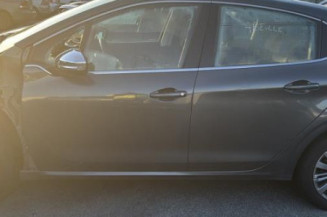 Cremaillere assistee PEUGEOT 208 1