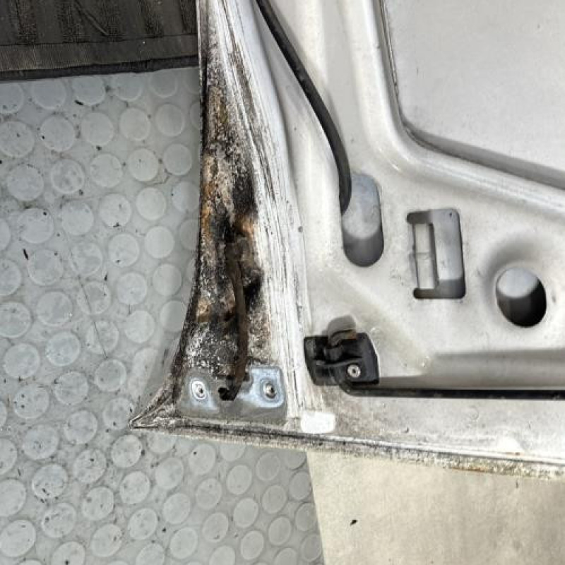 Capot RENAULT CLIO 2 CAMPUS Photo n°9