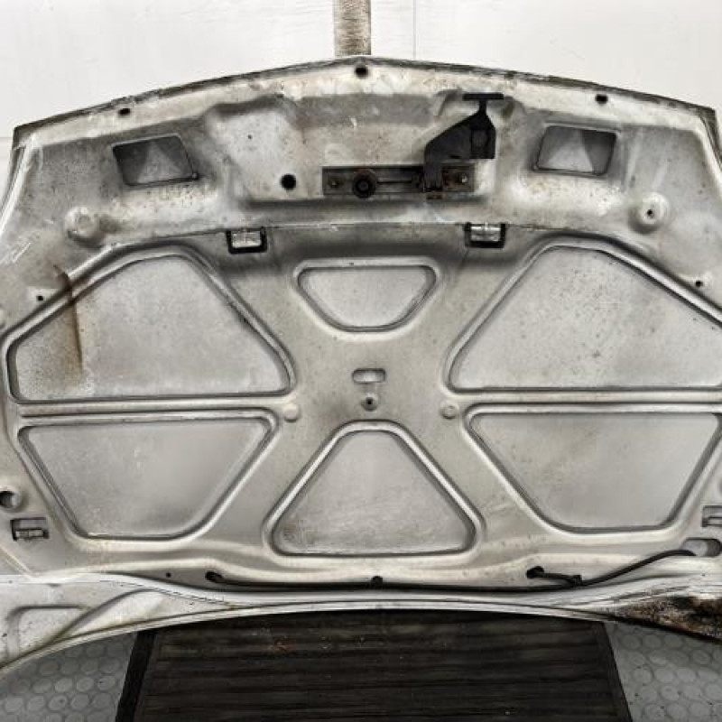 Capot RENAULT CLIO 2 CAMPUS Photo n°10