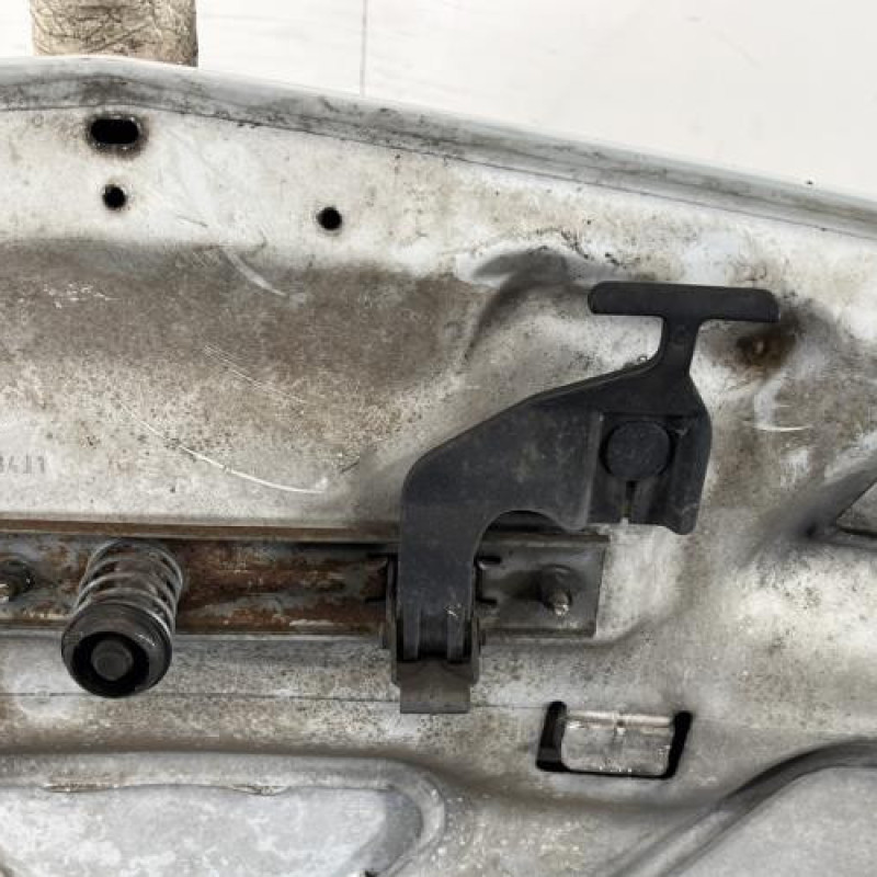 Capot RENAULT CLIO 2 Photo n°8