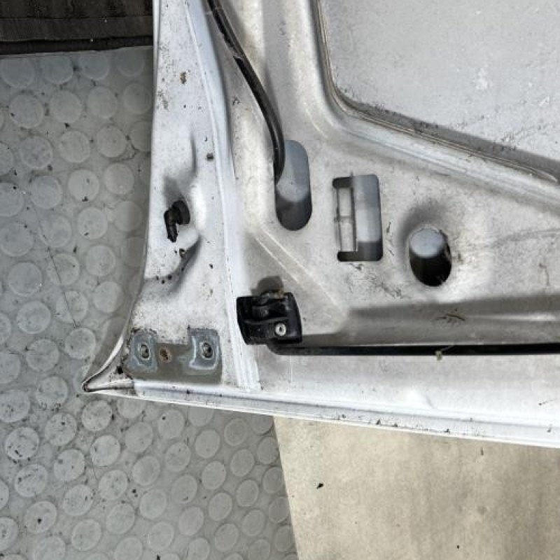 Capot RENAULT CLIO 2 Photo n°10