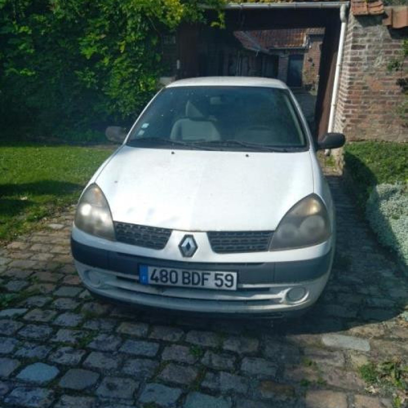 Aile avant gauche RENAULT CLIO 2 Photo n°7