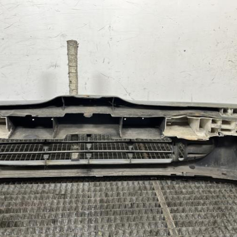 Pare choc avant RENAULT MEGANE 1 Photo n°6