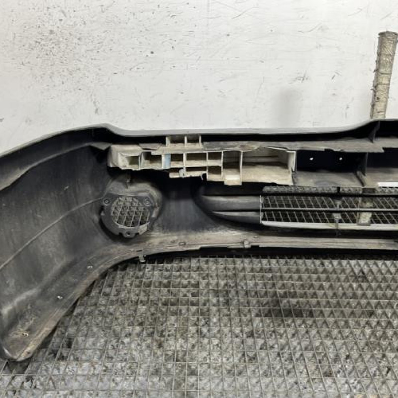 Pare choc avant RENAULT MEGANE 1 Photo n°7