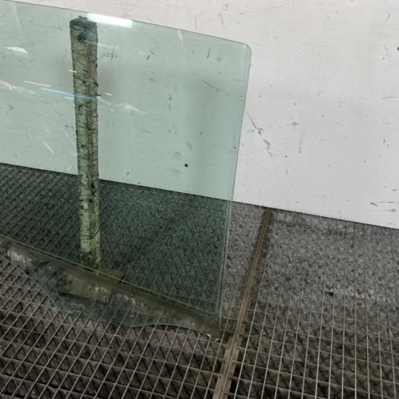 Vitre arriere droit RENAULT CLIO 3 Photo n°3