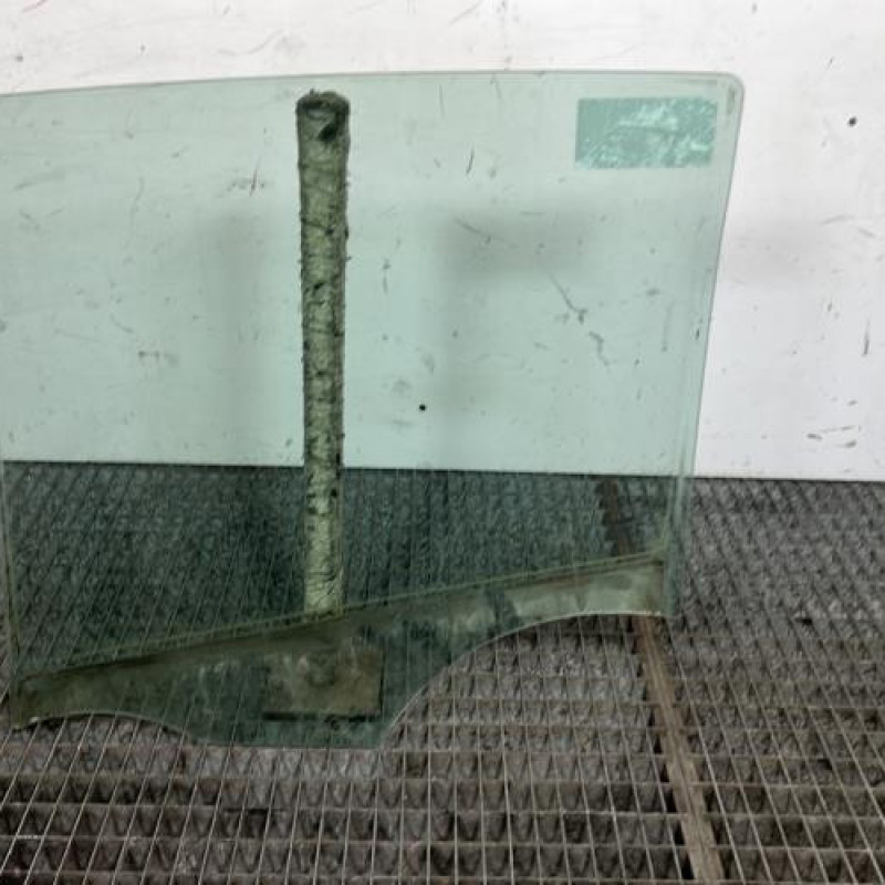 Vitre arriere droit RENAULT CLIO 3 Photo n°4