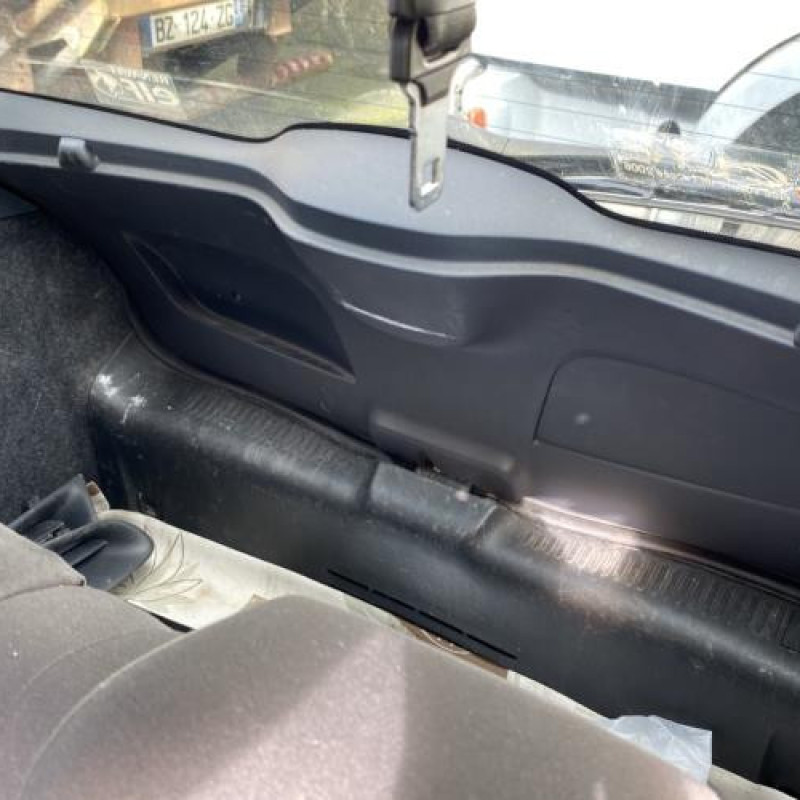 Vitre arriere droit RENAULT CLIO 3 Photo n°18