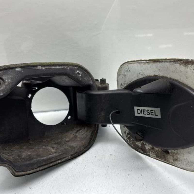 Trappe d'essence RENAULT CLIO 3 Photo n°2