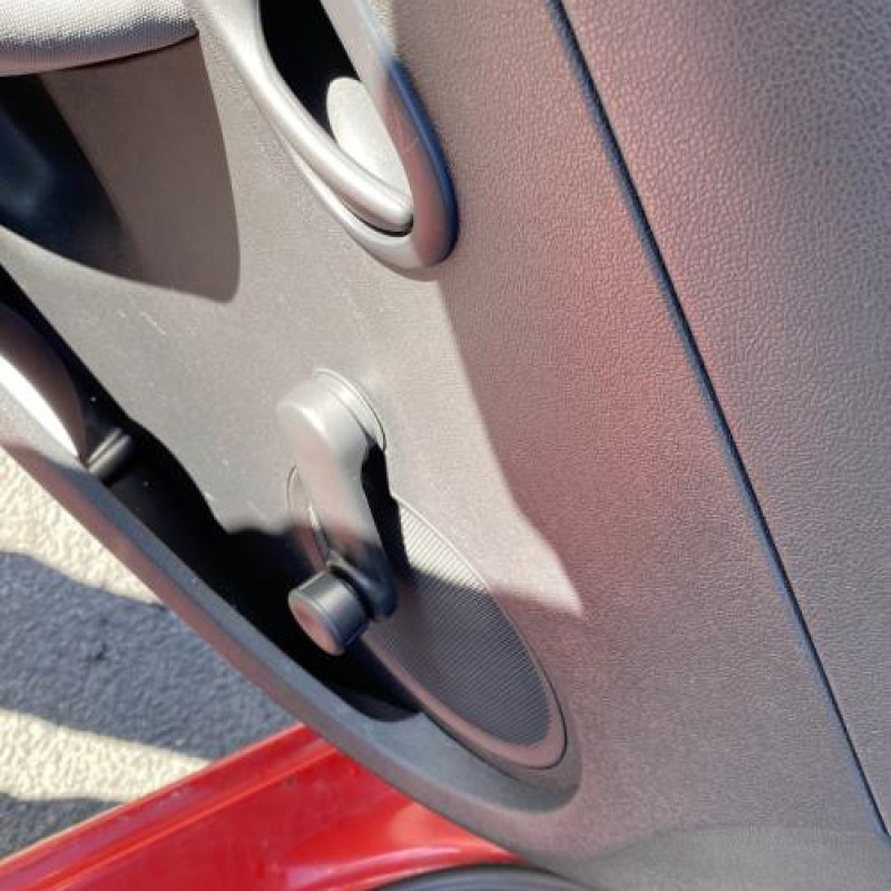 Trappe d'essence RENAULT CLIO 3 Photo n°15