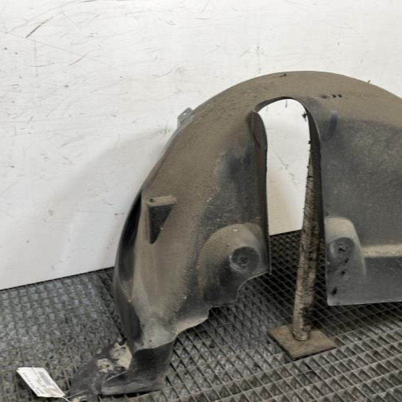 Pare boue arriere gauche RENAULT CLIO 4 Photo n°2