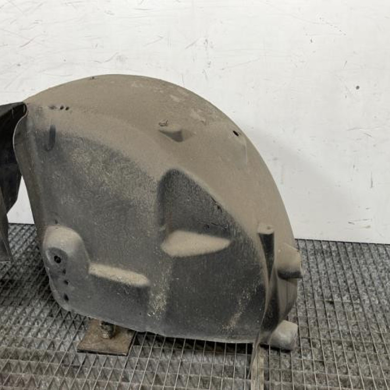 Pare boue arriere gauche RENAULT CLIO 4 Photo n°3