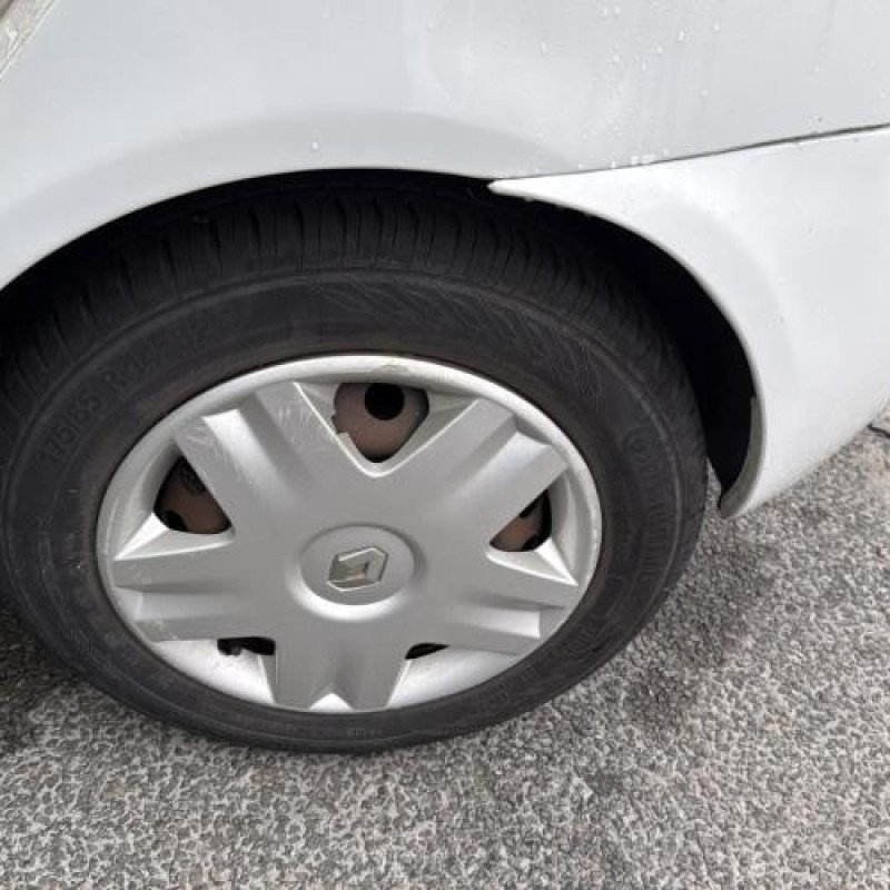 Vitre arriere droit RENAULT CLIO 2 Photo n°18