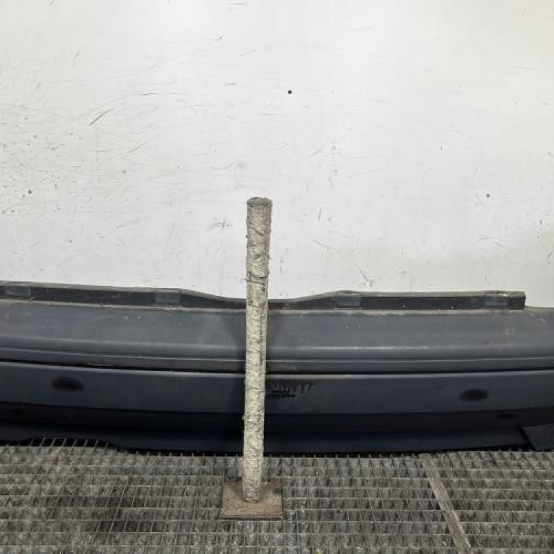 Pare choc arriere VOLKSWAGEN GOLF 3 Photo n°1