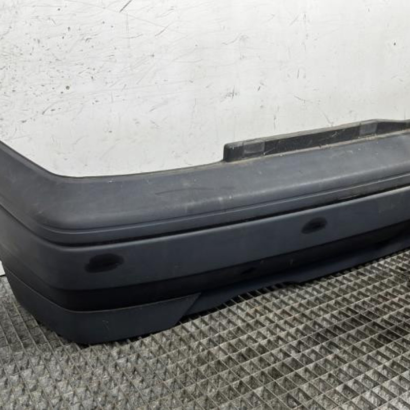 Pare choc arriere VOLKSWAGEN GOLF 3 Photo n°2