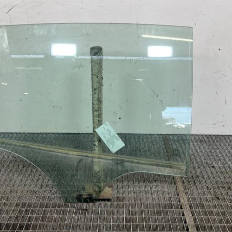 Vitre arriere droit FORD C-MAX 2 Photo n°1