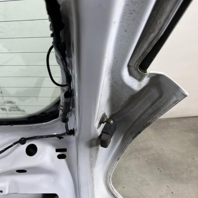 Malle/Hayon arriere FORD FOCUS 3 Photo n°8