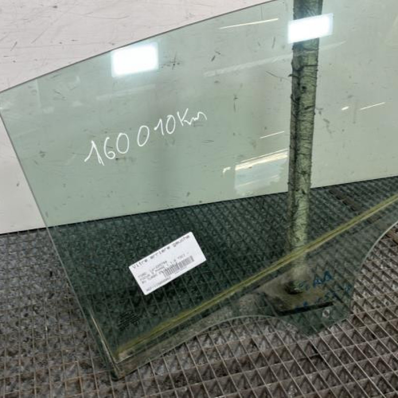 Vitre arriere gauche FORD FOCUS 3 Photo n°2