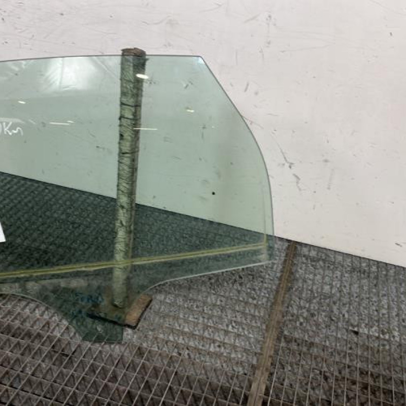 Vitre arriere gauche FORD FOCUS 3 Photo n°3